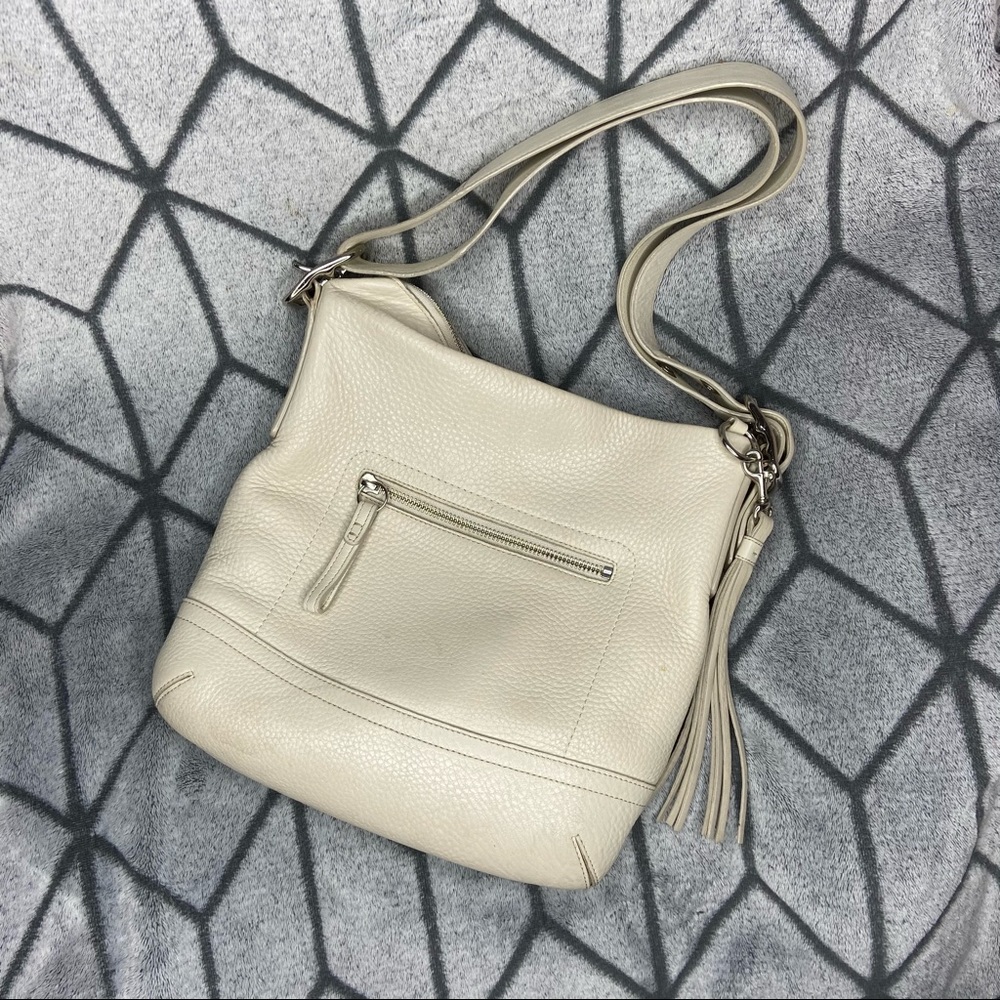 Vintage Coach White Leather Crossbody Shoulder Bag with Tassel Bag Charm J